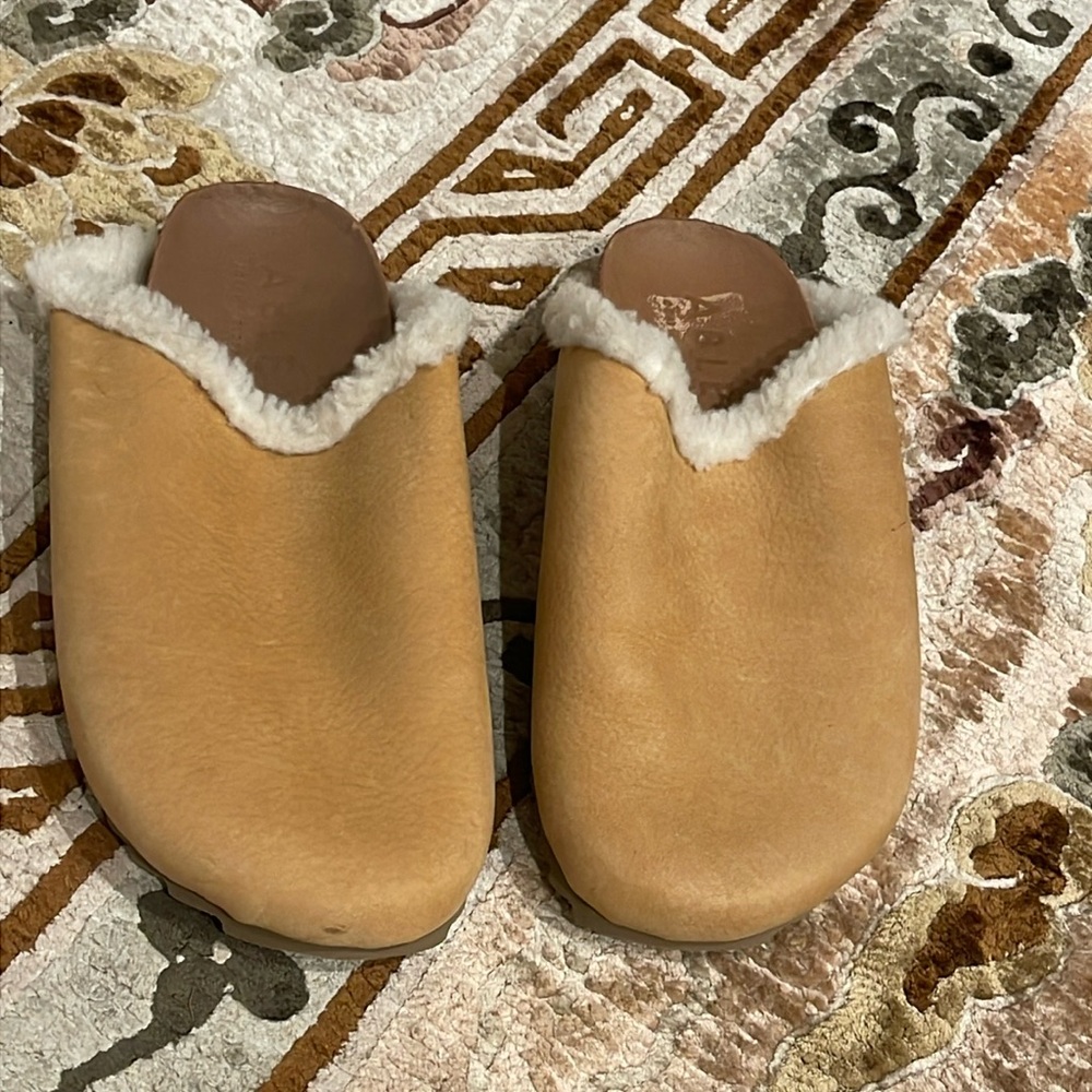 ABLE new Leather Loafer Women's Size 6 (Y)